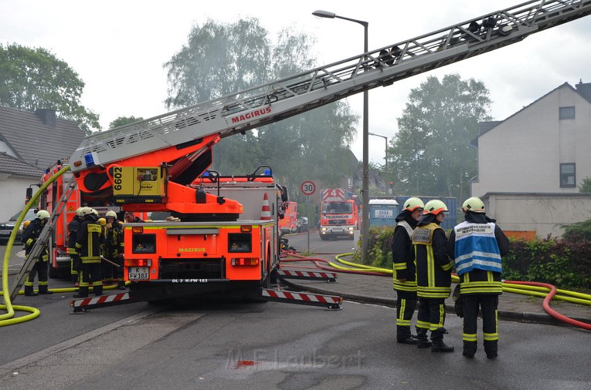 Feuer 3 Koeln Weiden Frechenerstr Wickratherhofweg P206.JPG